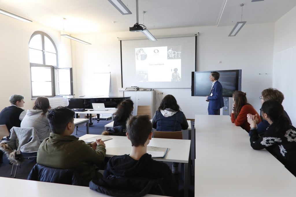 Pilotprojekt "Geniale Wissenschaft – selbst erleben"